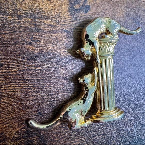 Gold Tone Cat Brooch with Column Design Playful Playing Figural - Picture 4 of 10